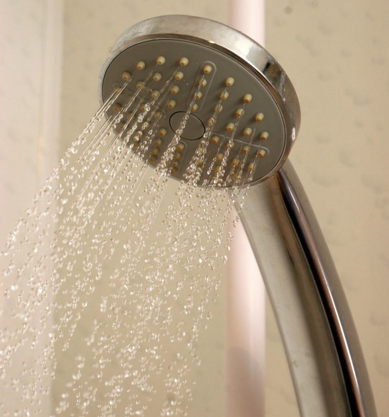 Installation colonne de douche : Comment installer une colonne de douche hydromassante