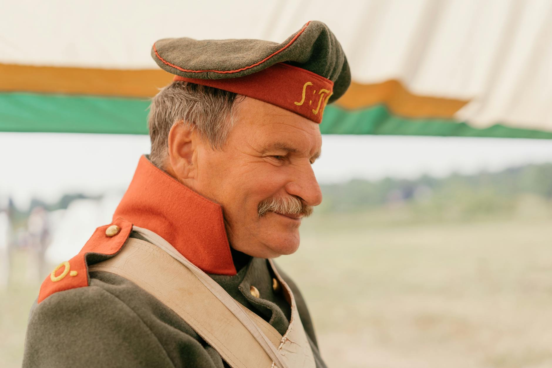 Où trouver une casquette militaire vintage ?